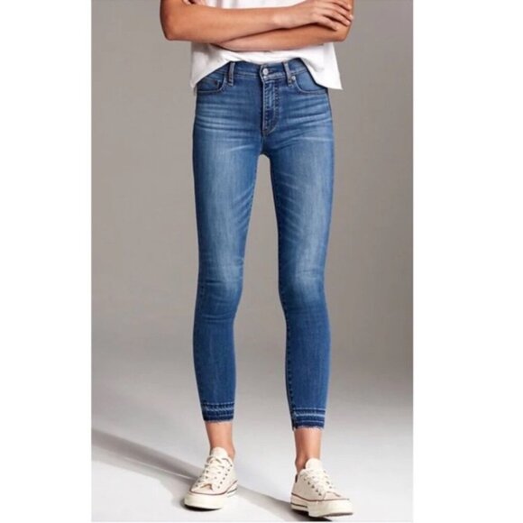 Aritzia Denim - Artizia Denim Forum Nico Mid Rise Skinny Crop Jeans Size 27